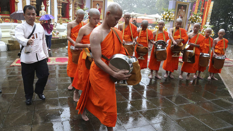 Mağaradan kurtarılmışlardı! Taylandlı çocuklar keşiş oluyor! 