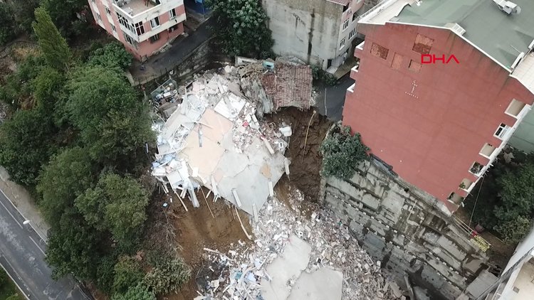 Sütlüce'de çöken binanın çevresindeki binalarda derin çatlaklar oluştu