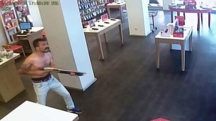 İnternete bağlanamayınca pompalı tüfekle abone merkezinde dehşet saçtı