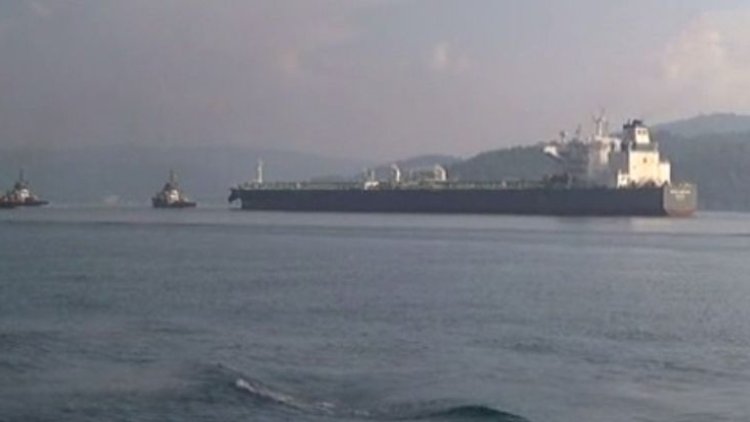 Boğaz&#039;da arızalı gemi alarmı