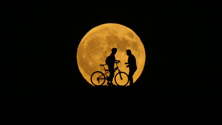 Kanlı Ay tutuldu! Kartpostallık görüntüler oluştu