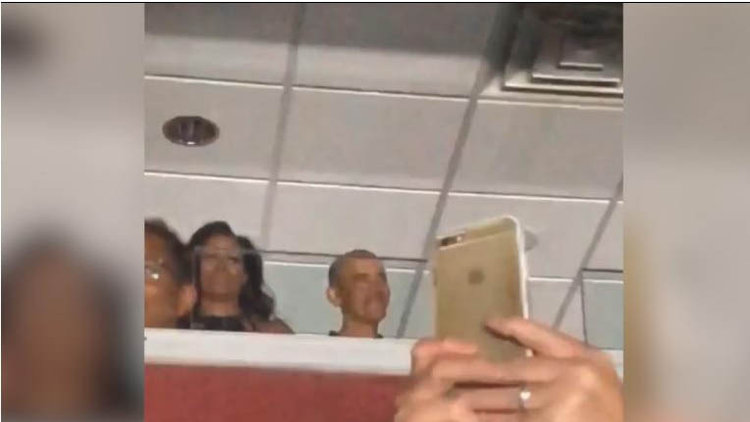 Bol bol dans ettiler... Obama çifti, Beyonce konserinde! 