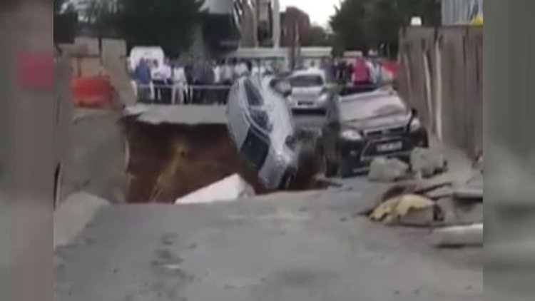 Yine istinat duvarı çöktü! Araçlar çukura yuvarlandı! İşte o anlar...