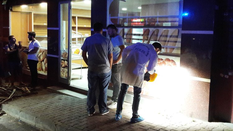 Kağıthane&#039;de silahlı kavga! Bacadan çıkan duman tartışması can aldı