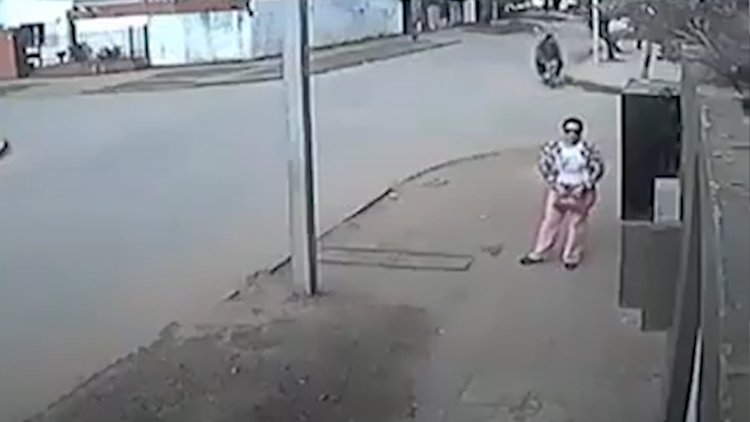 Pratik zekasıyla kapkaççıları alt eden kadın