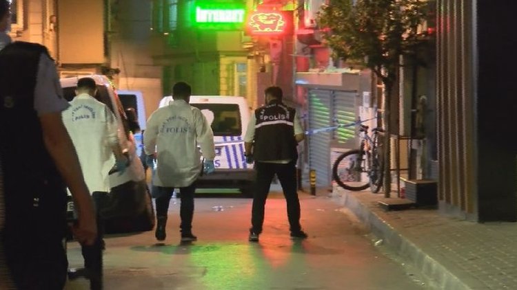 Fatih'te silahlı ve bıçaklı kavga: 1 ölü 1 yaralı