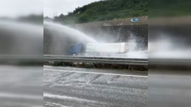 Giresun'da LPG yüklü tanker kaza yaptı, Karadeniz sahil yolu trafiğe kapandı
