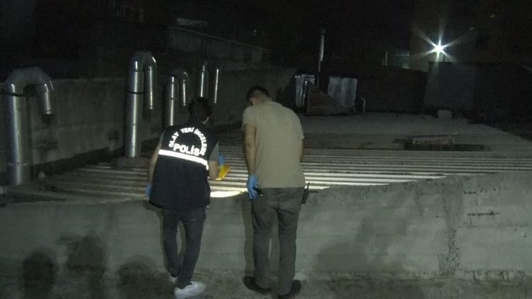 İstanbul'da çatıdan düşen bir kişi hayatını kaybetti