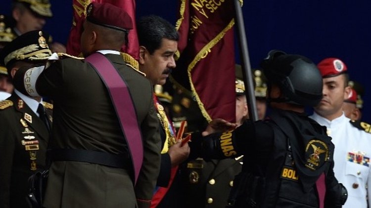 Venezuela lideri 'patlayıcı yüklü drone saldırısından kurtuldu'