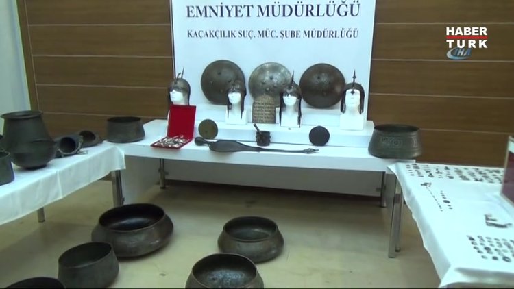 2 bin yıllık gladyatör miğferi ele geçirildi