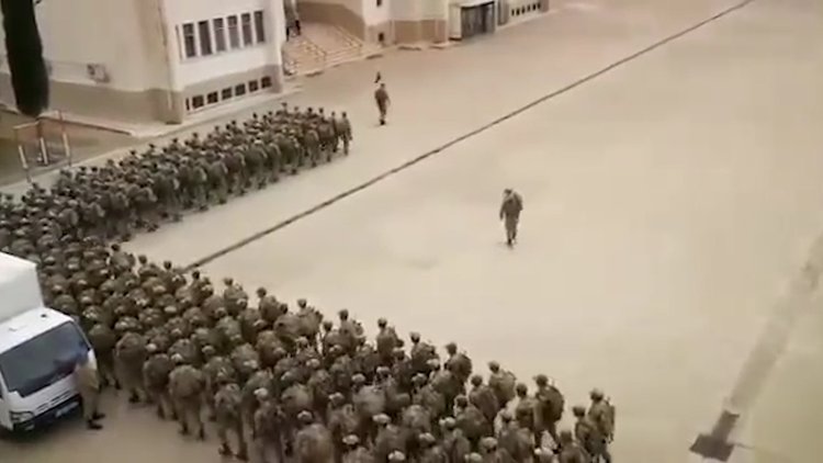 Komandolardan paylaşım rekoru kıran marş: "Birileri var"