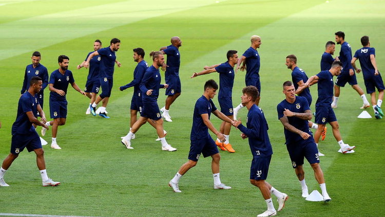 Fenerbahçe, Benfica deplasmanında!