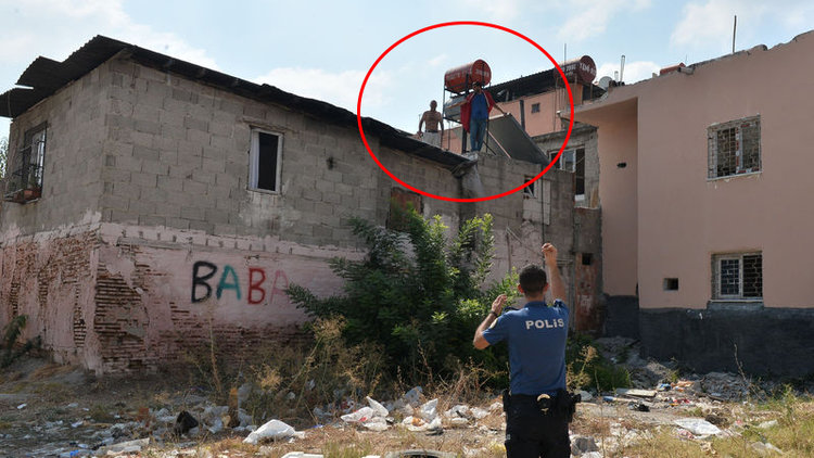 Evlerin yıkımını engellemek için havaya ateş açtılar