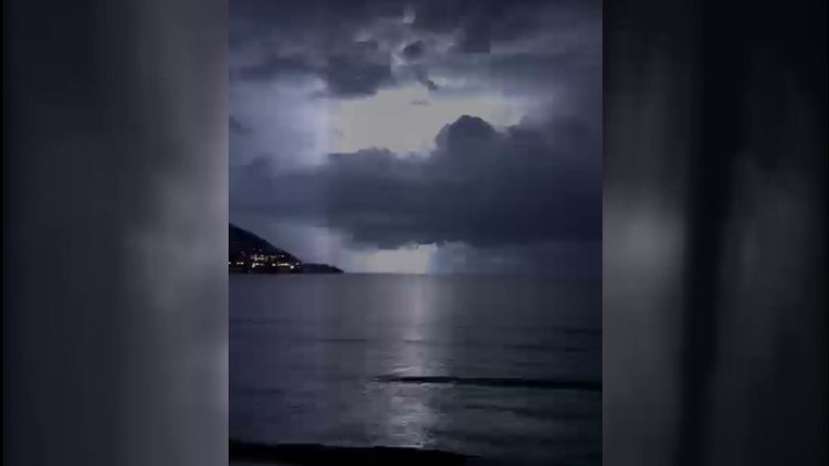 Şimşek çaktı, gece gündüze döndü