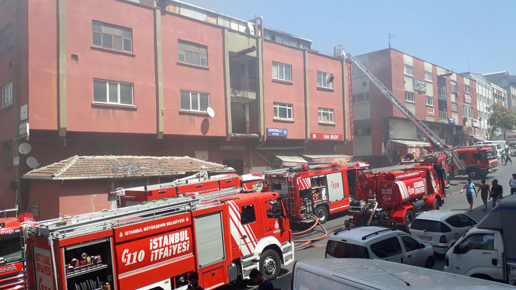 Zeytinburnu'nda sanayi sitesinde yangın