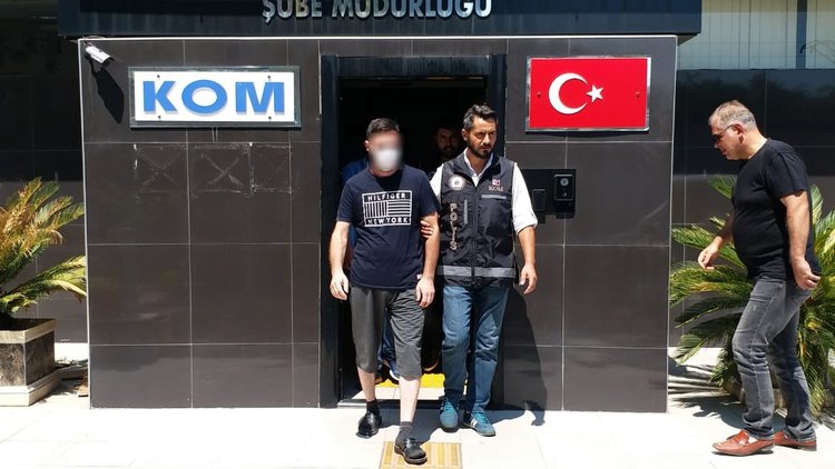 11 yıldır aranan cinayet sanığını sahte kimlikle böbrek nakli ele verdi