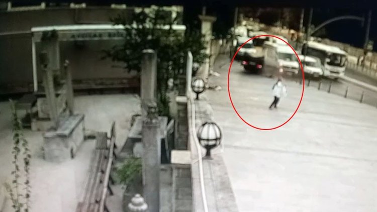 Üsküdar'da feci kaza! Otomobil sürücüsü ağır yaralandı