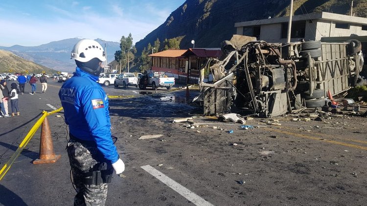 Ekvador'da katliam gibi kaza: 23 ölü, 14 yaralı