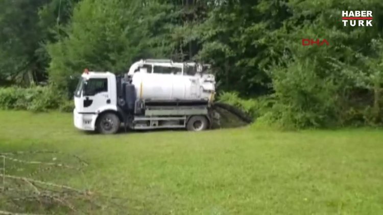Kırklareli'nde özel idaresi vidanjörü atıkları dereye bıraktı