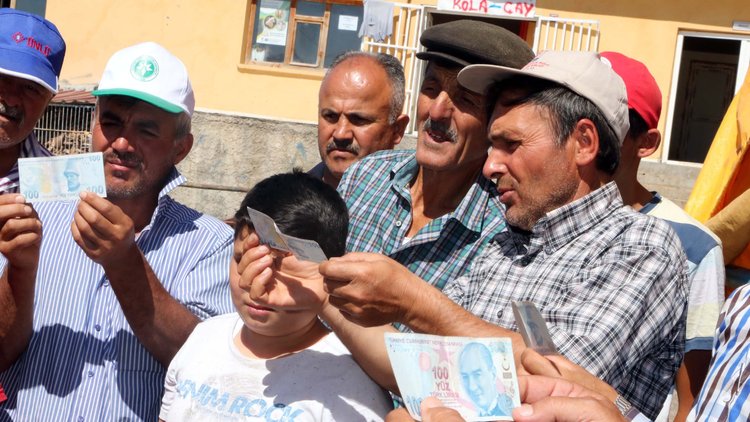 Polis dolandırıcılara karşı uyardı! Sahte para nasıl tespit edilir?