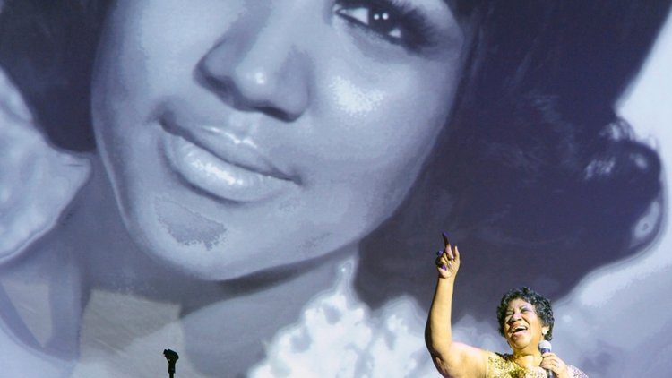 Soul müziğin kraliçesi Aretha Franklin hayatını kaybetti