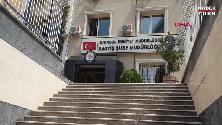 Çaldıkları arabaları cami otoparkına sakladılar Çaldıkları arabaları cami otoparkına sakladılar