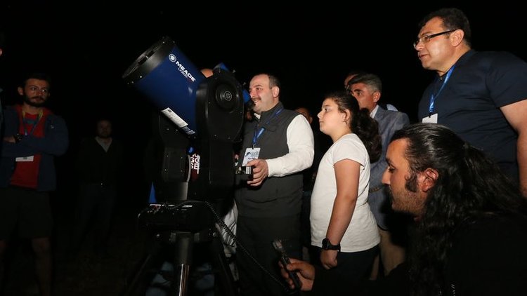 Bakan Varank Ulusal Gökyüzü Gözlem Şenliğine katıldı