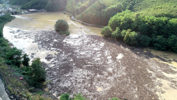 Sera Gölü çöplüğe döndü!