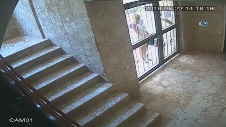 Rus uyruklu kadını biber gazıyla gasp etti