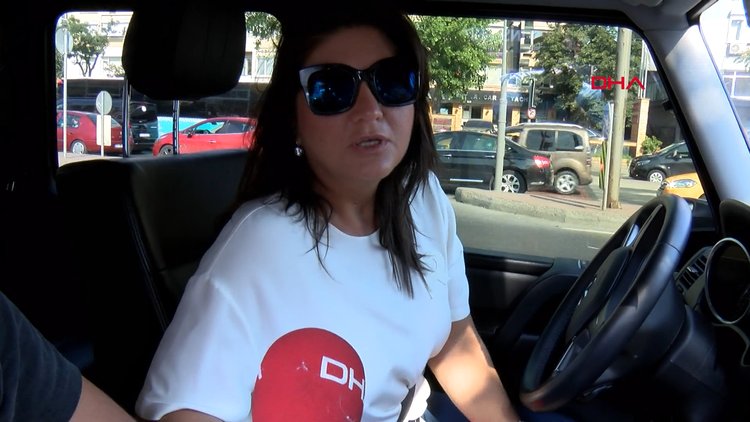 Sibel Can ve oğlu emniyet kemeri sayesinde kazadan yara almadan kurtuldu