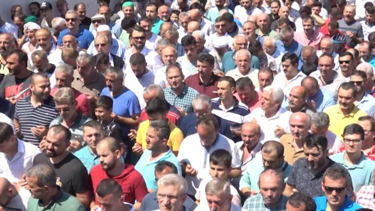 Atma türkü sanatçısı Ahmet Çakar toprağa verildi