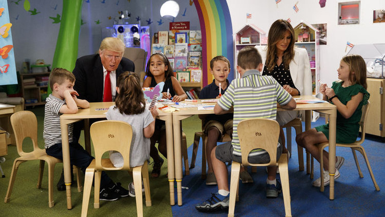 Trump, ABD bayrağını boyayamadı