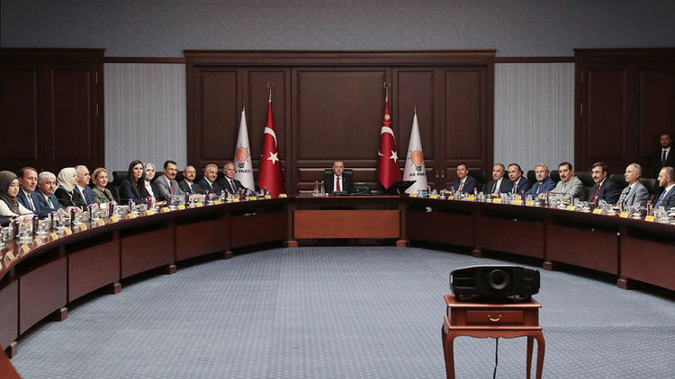 AK Parti MYK toplanıyor