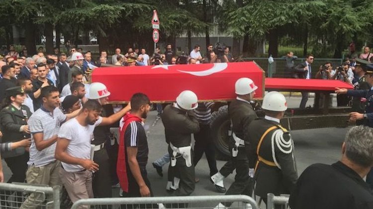 Kaza şehitlerine veda