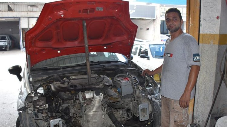 Sanayi siteleri hasarlı araçlarla dolu