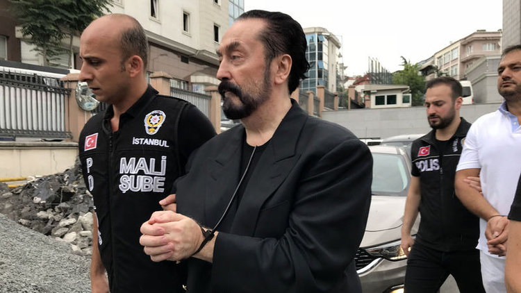 Adnan Oktar'ın evinden çıkan Tevrat'ın incelemesi tamamlandı