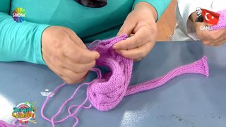 Derya Baykal patik yapımını gösterdi.