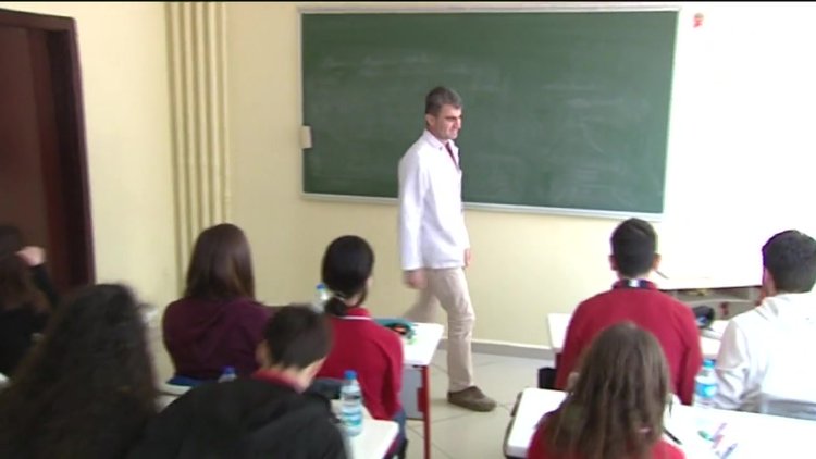 Bakanlıktan yeni düzenleme! Devamsızlık yapmayan öğrenci ödüllendirilecek