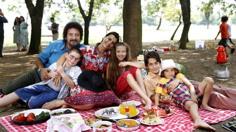 Keşke Hiç Büyümeseydik 1. Tanıtım