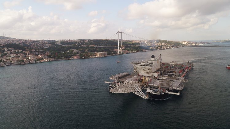 Boğaz'dan gemi geçişinde değişiklik! Deniz trafik kuralları yenilendi