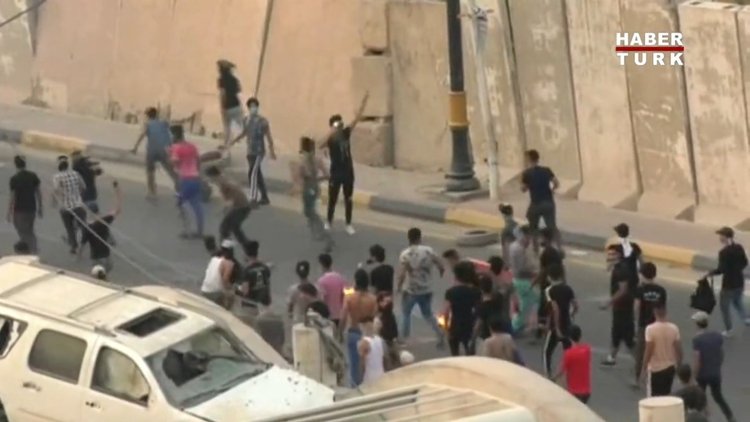 Basra'daki eylemlerde kan döküldü: 7 ölü, 20 yaralı