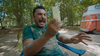 Necmettin yediği mantardan dolayı hayaller görmeye başlıyor.