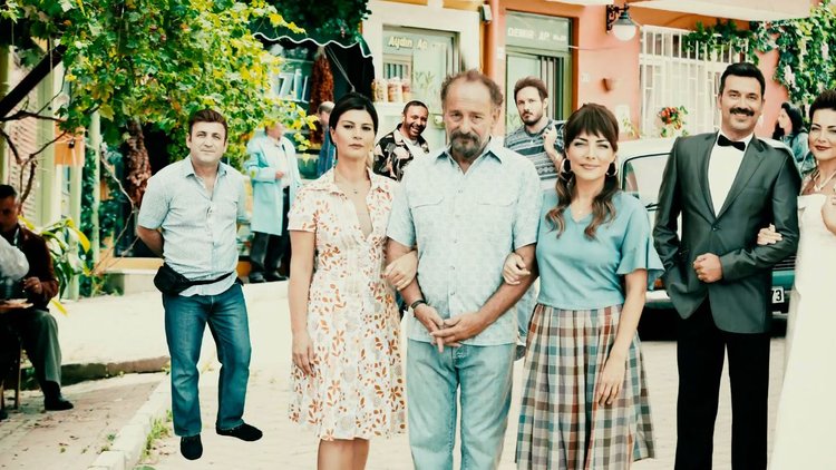 Keşke Hiç Büyümeseydik Jenerik!