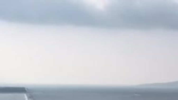 Denize düşen helikopterin enkaz arama çalışmaları havadan görüntülendi