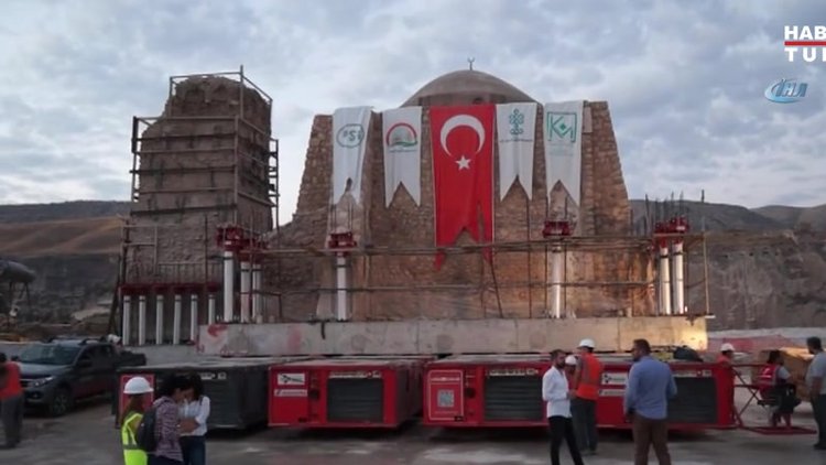 Hasankeyf'te İmam Abdullah Zaviyesi taşınmaya başlandı