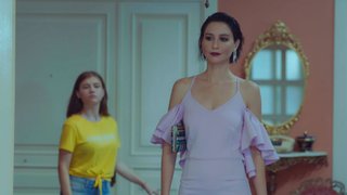 Evi satmak konusunda kararından vazgeçmeyen Ferdi konuyu her boşlukta açıyor. 