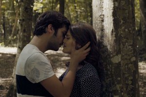 Melek ve Yağmur'un romantik eğlencesi!
