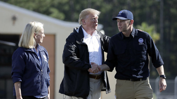 Trump afet bölgesinde