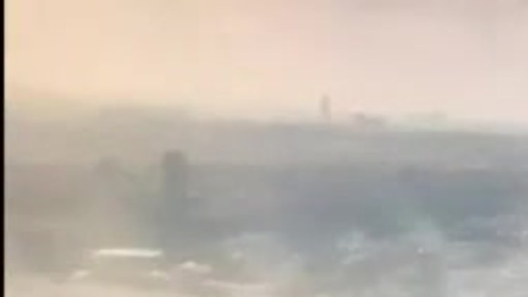 Kabataş Erkek Lisesinin yanında bulunan binada yangın çıktı