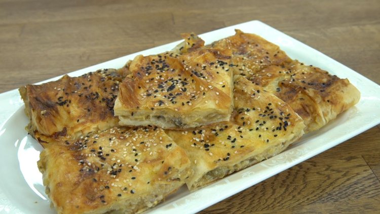 Beşamel Soslu Patlıcanlı Yufka Böreği